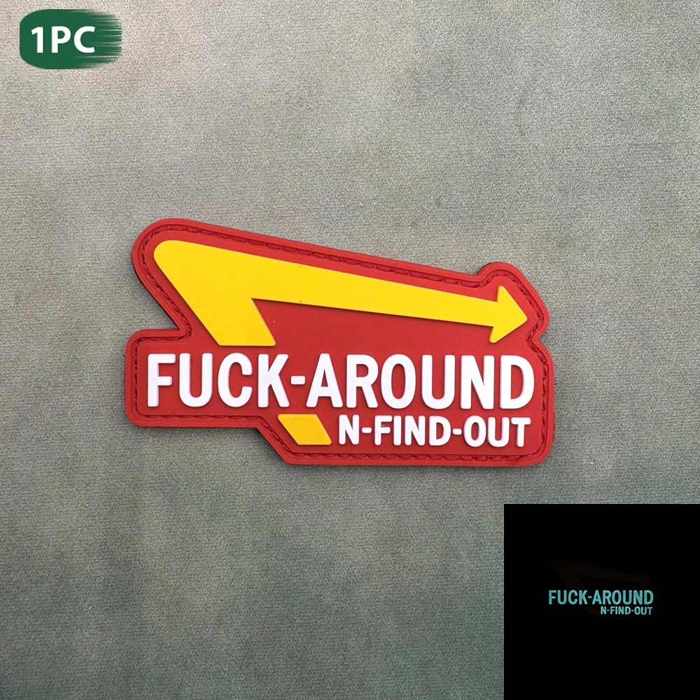 전술 조끼/어깨끈용 화살표 텍스트가 있는 PVC 패치, 야광 효과, 훅앤루프 패스너, 사기 패치, 배낭 패치, 의류 패치, 부드러운 고무