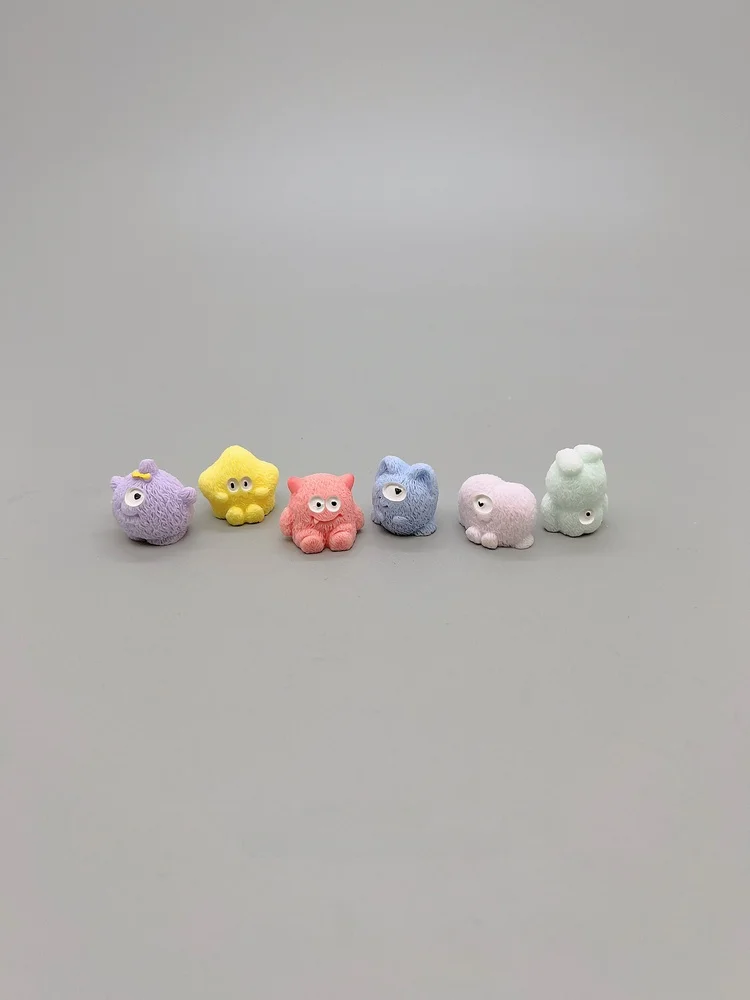 귀여운 작은 괴물 하트 모양의 데스크탑 장식 스트레스 해소 지루함 해소 비즈 사무실 책상 장식품 힐링 선물
