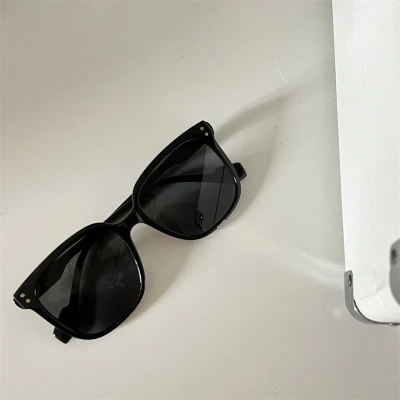 نظارات شمسية كلاسيكية مربعة للنساء