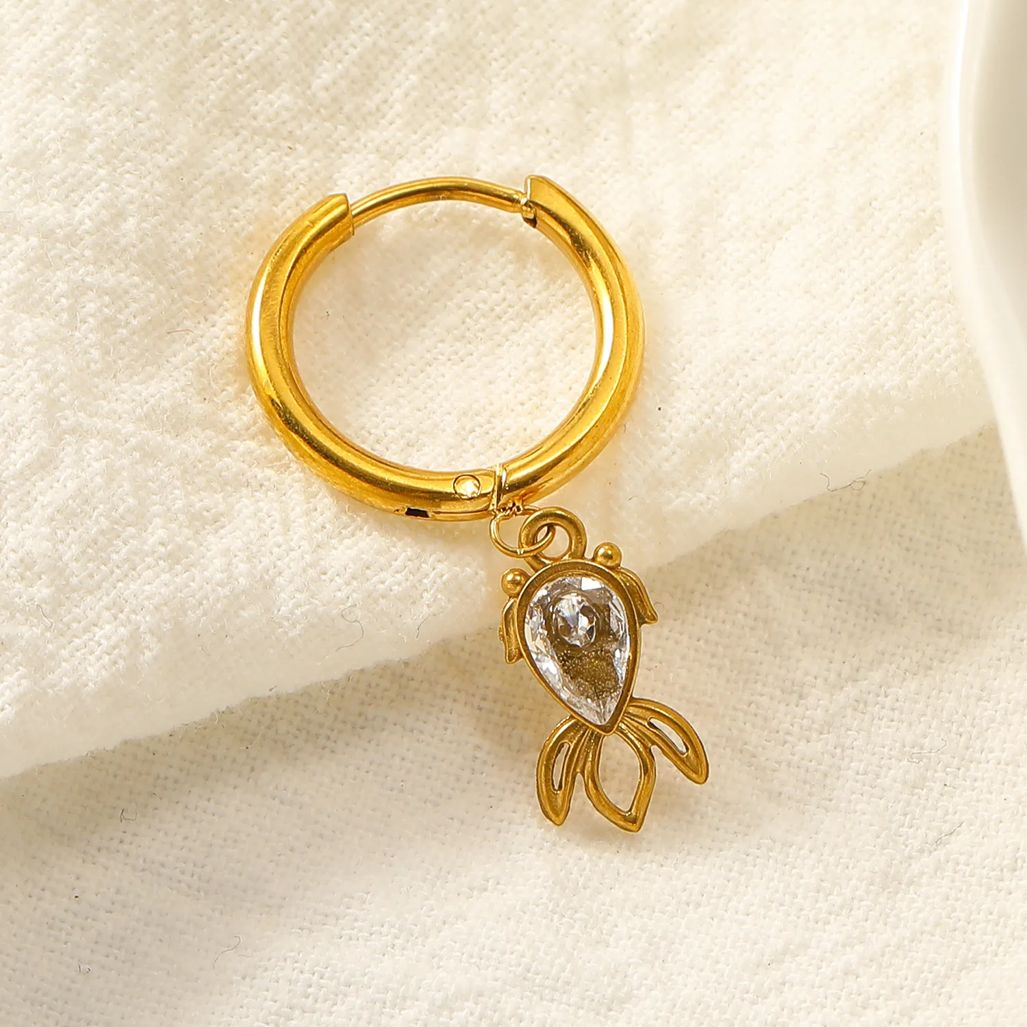 Cute Multi-color Zircon Goldfish Pendant Earrings Gold Plated Round Circle Hoop Earrings Stainless Steel Fashion Jewelry Aretes