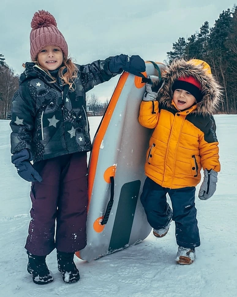 Factory Foldable Towable Snow Tube Winter Sports Inflatable Toboggan Drop Stitch Snow Sled With Handles for Sale