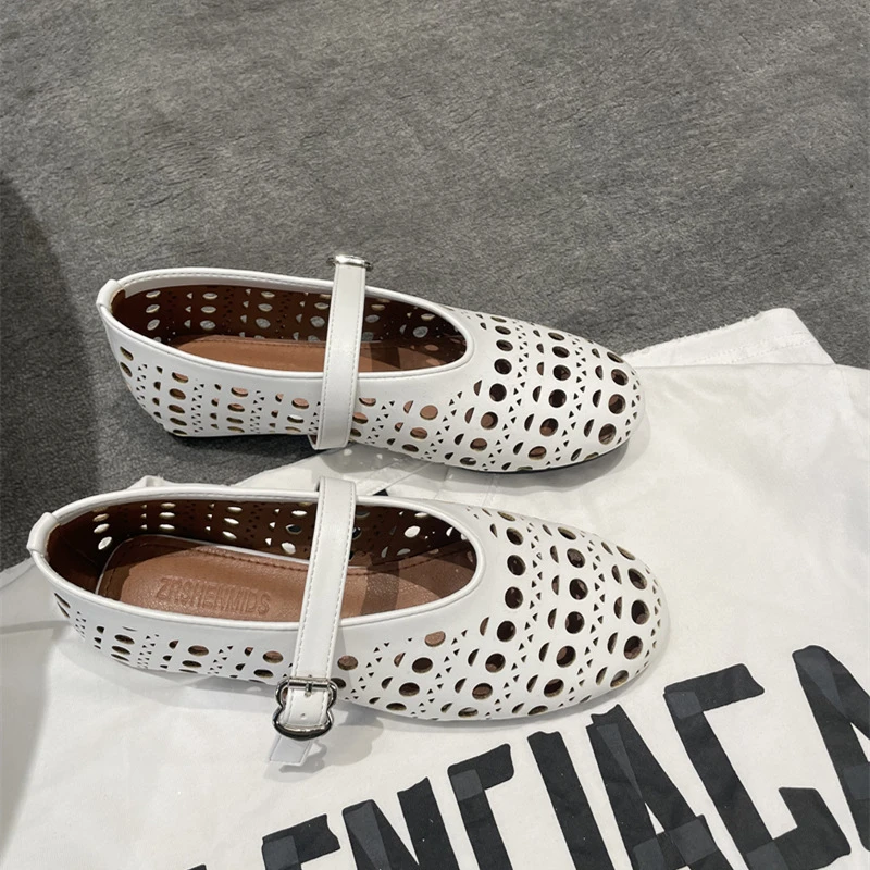Hollow Design Solid Colors Buckle Strap Women Flat Shoes Sheepskin Insole Round Toe Ladies Ballet Dancing Shoes Sapatos Femimino