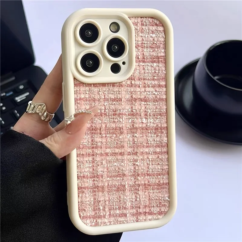 Custodia per telefono con motivo in lana per iPhone 11 12 13 14 15 Pro Max Morbido silicone Calore a mano Plaid antiurto Moda Indietro_voghion.com
