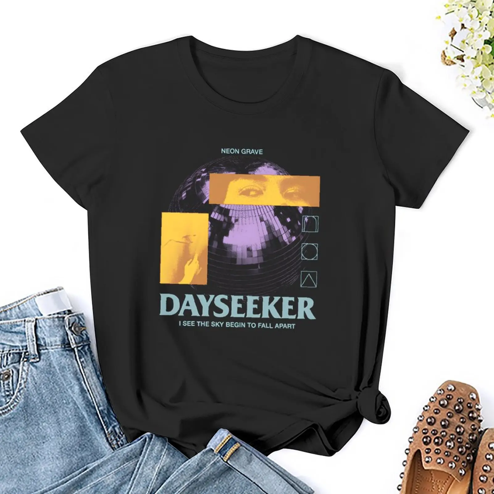 Рисунок 5 - Неоновая футболка Dayseeker с гравировкой