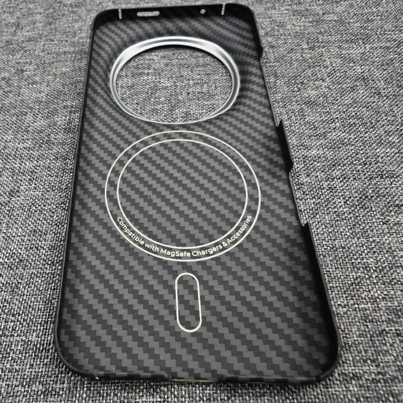 Enhanced Ultra-Thin Carbon Fiber Magnetic Phone Case - Sleek Lightweight Protection