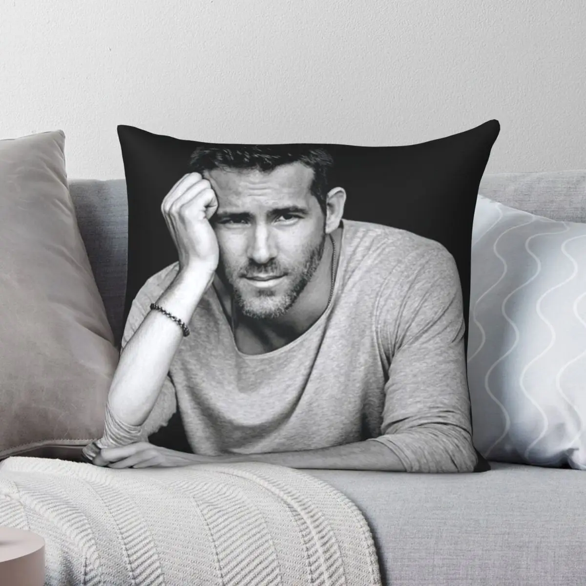 Ryan Reynolds Body Cotton Throw Pillow Case Sofa Waist Throw Cushion Cover  Home Decorative