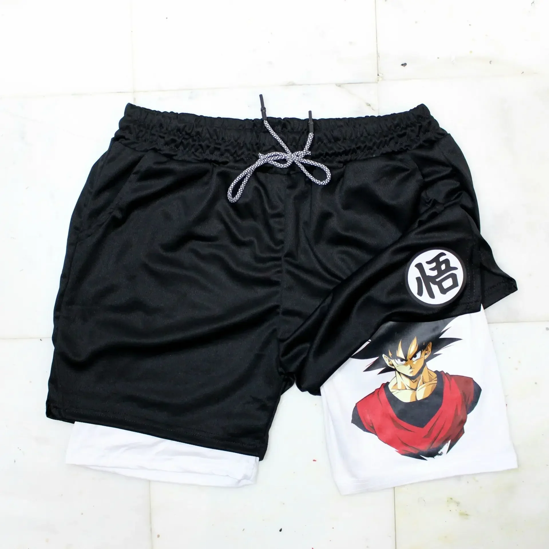 2026 Sommer Dragon Ball Herren-Shorts, Doppelte Zwei-in-Eins-Shorts, Son Goku Bedruckt, Schnelltrocknend, Fake-Two-Piece Familien-Sportshorts – Detail 7