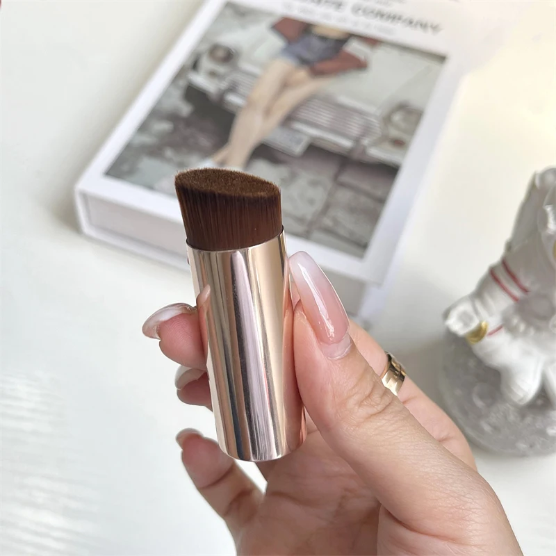 1pc Portable Foundation Brush Makeup Brush Bevel Top For Liquid Cream