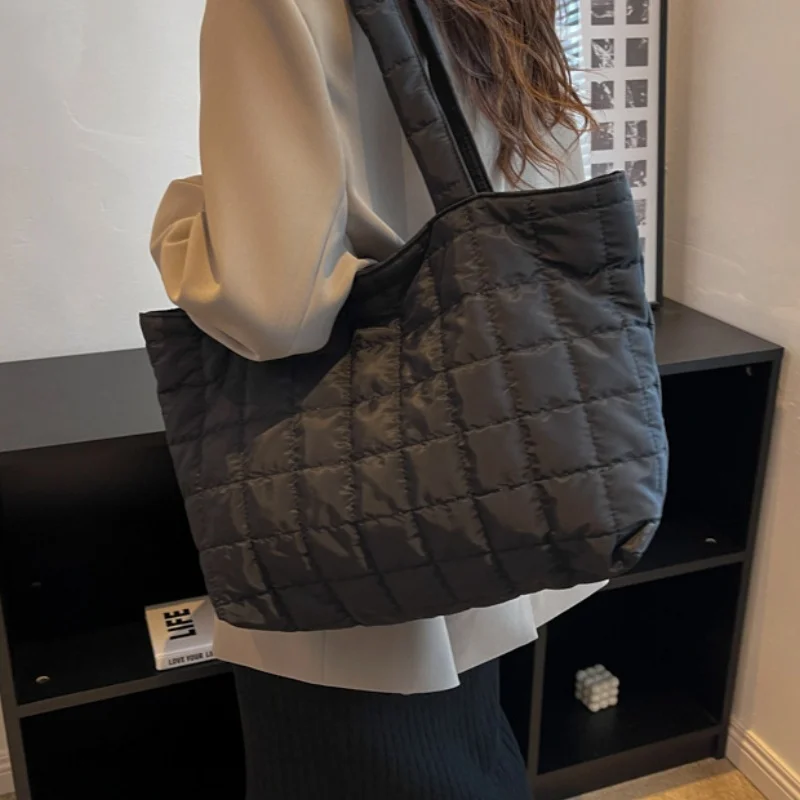 1 Pc Minimalist Quilted Puffy Tote Bag, Large Capacity Crossbody Bag, Trendy Padded Shoulder Bag For Women For Daily Commute