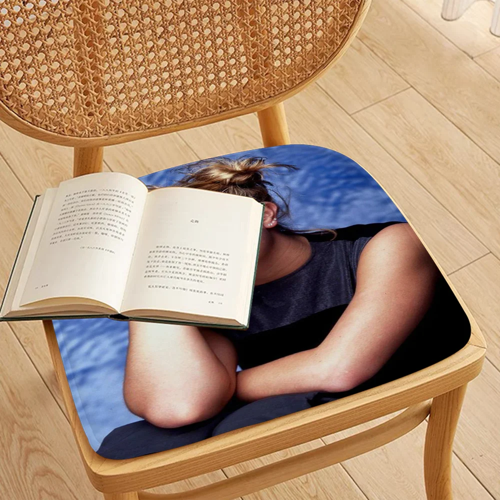 Singer Britney Spears Cushion Mat Nordic Printing Chair Cushion Soft Office Car Seat Comfort Breathable 45x45cm Sofa Cushion 5