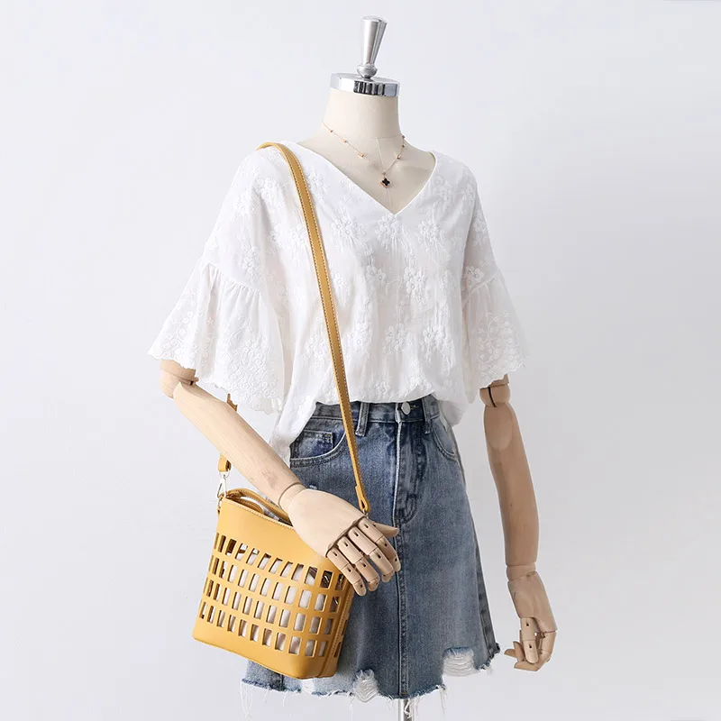 

Lace Embroidery White Women Blouse Summer New Design 2022 Flare Sleeved Loose Elegant Office Lady Pulls Outwear Tops
