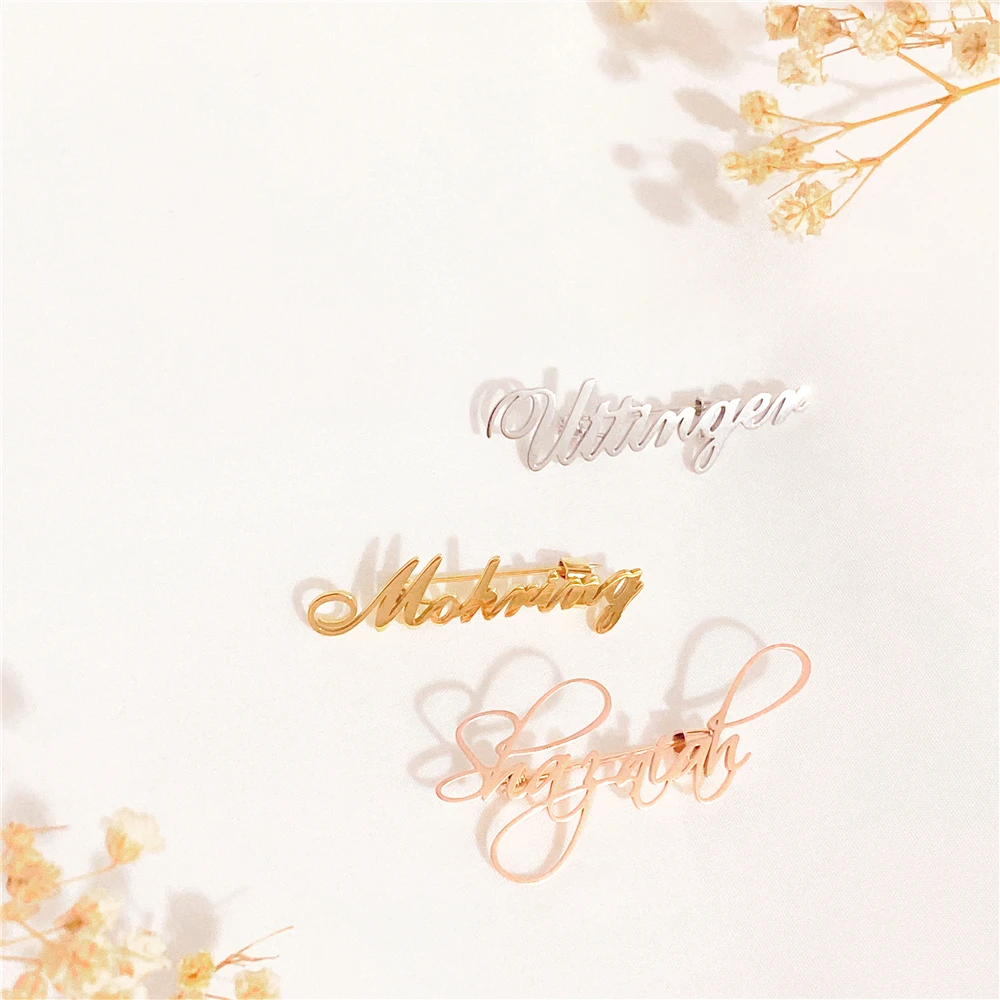 

Персонализированная Женская Брошь с именем на заказ из нержавеющей стали Namepla Значки для лацканов с текстом модные ювелирные изделия лучшие подарки для нее