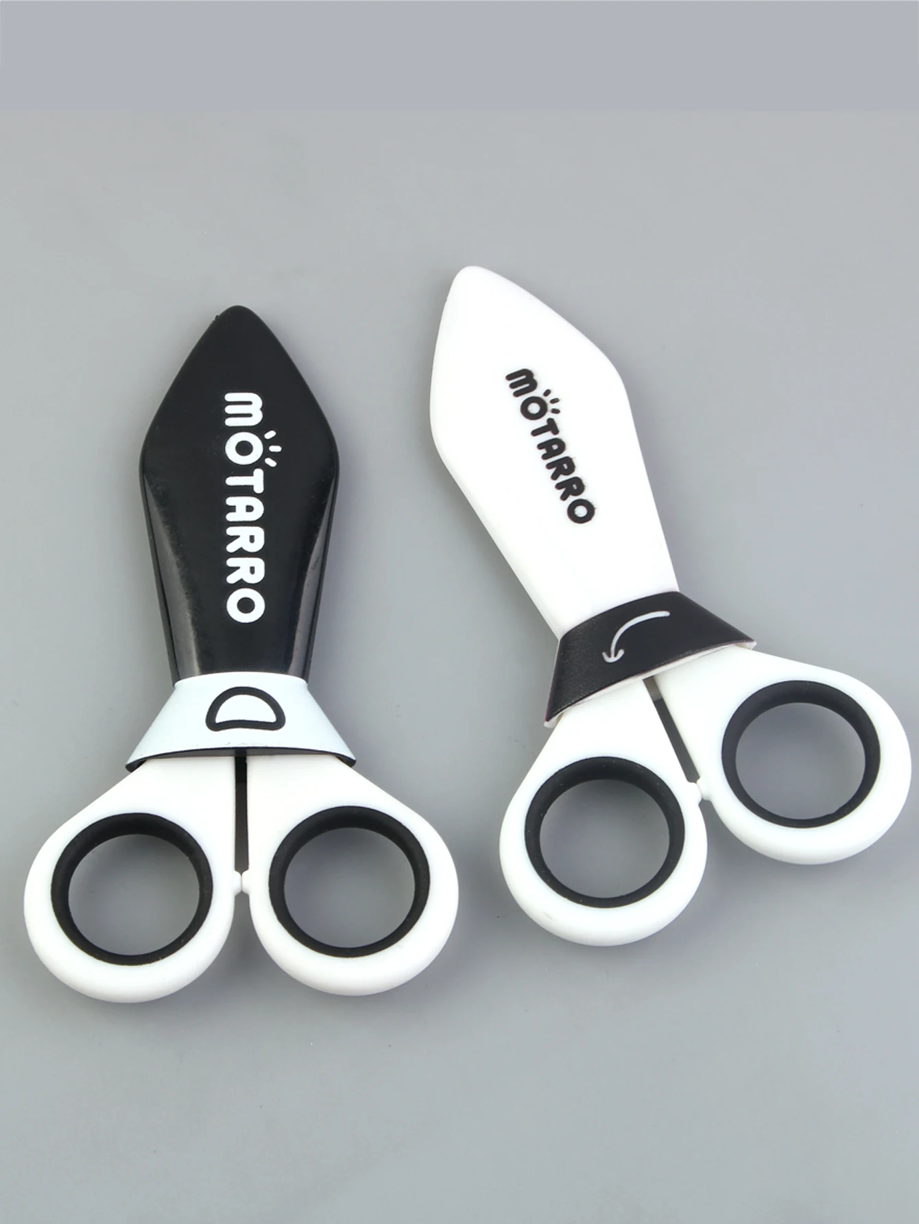 MOTARRO 1Pc 무작위 115mm 미니 안전 둥근 머리 플라스틱 가위 학생 어린이 종이 절단 학교 용품