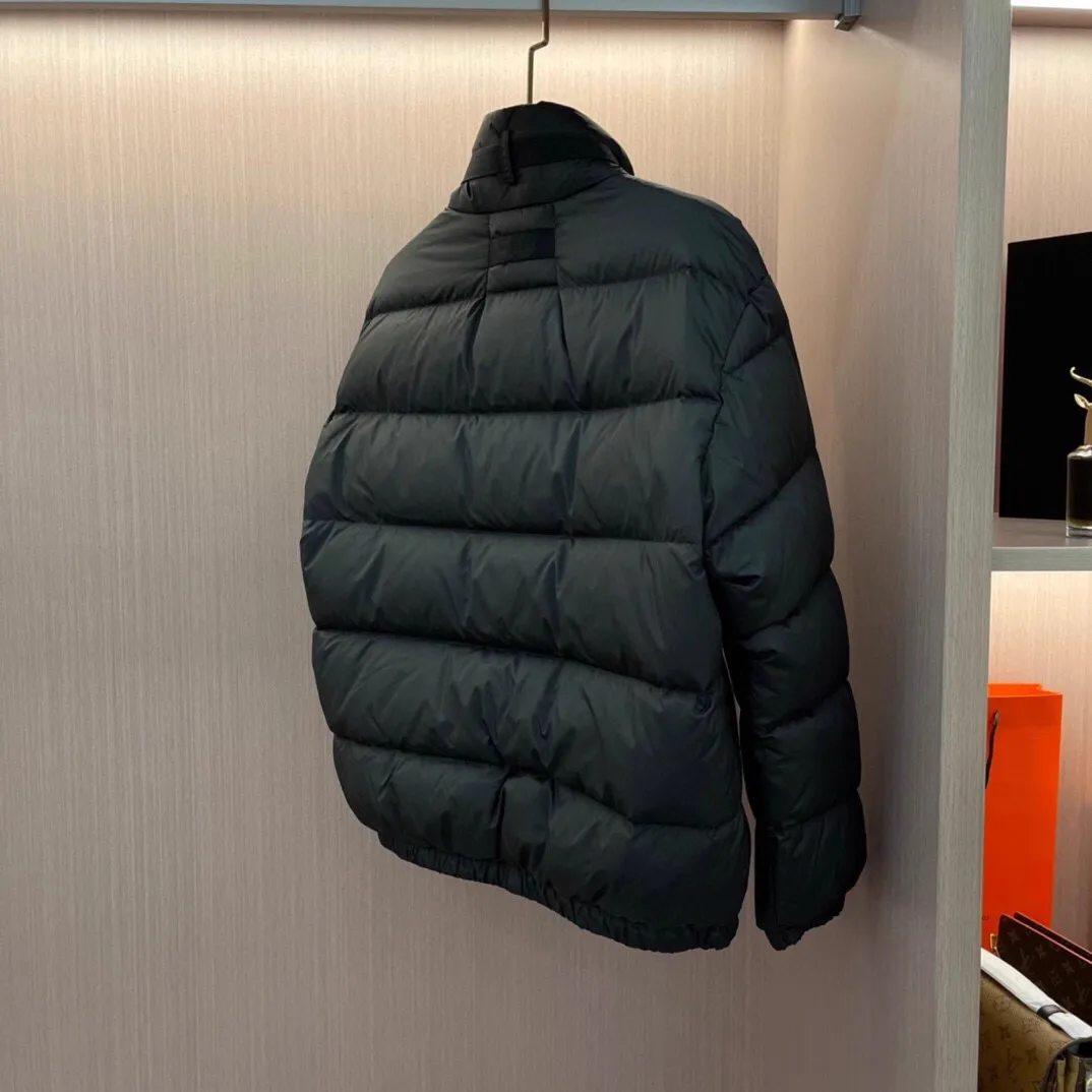 2025 Autumn and winter down jacket detail view