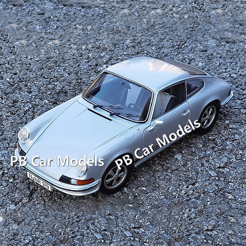 

Schuco 1:18 S Coupe alloy simulation car model sports car+small gift