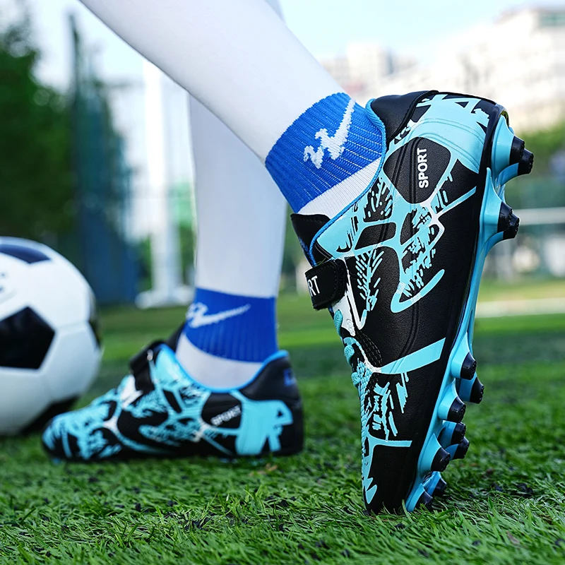 Hot Sale New Children's Football Shoes Lightweight Non-slip Soccer Shoes For Boy Comfortable Outdoor Kids Sports Shoes Football