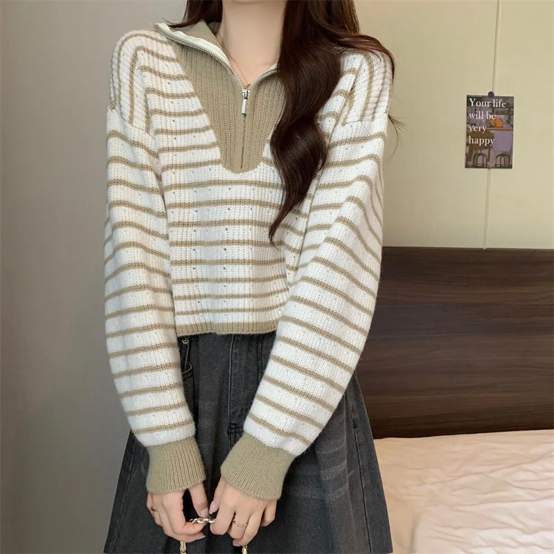 

Stripe Spliced Short Sweater for Women 2023 Autumn/winter Design Sense Polo Collar Fashion Versatile Comfortable Long Sleeve
