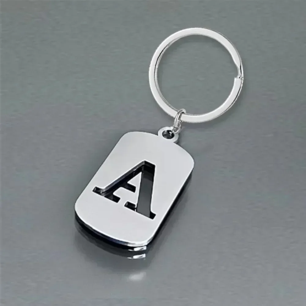 Llaveros con anillo, joyería de fiesta, regalo, llavero con letras de A-Z geniales, dijes de billetera para hombre, colgante del alfabeto con 26 iniciales de acero inoxidable