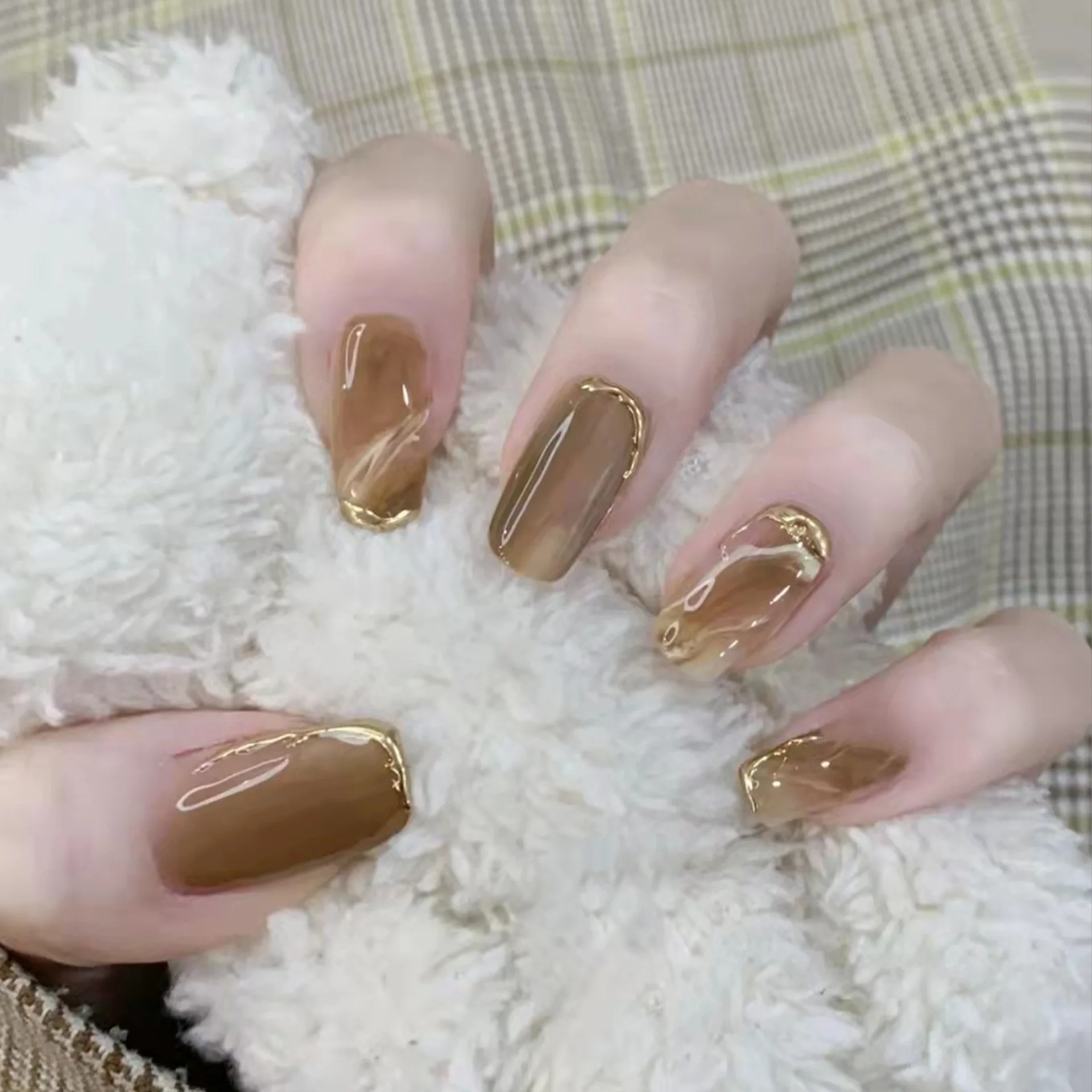 

JOEEE black checkerboard Warm Brown White Double Smudge Gold Texture Ins Nail Patch Fake Nails With Glue
