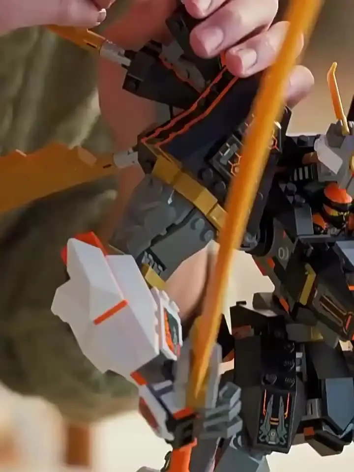 Модель робота Титана для мальчика сборка строительные блоки игрушка в подарок