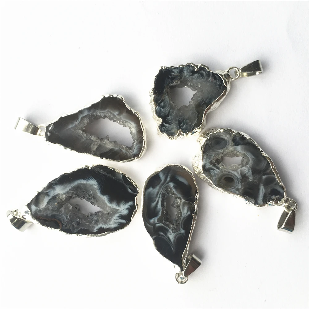 

Natural Brazilian Electroplated Silver Color Agates Pendants Edged Slice Open Geode Drusy Druzys for Men Women Jewelry Making