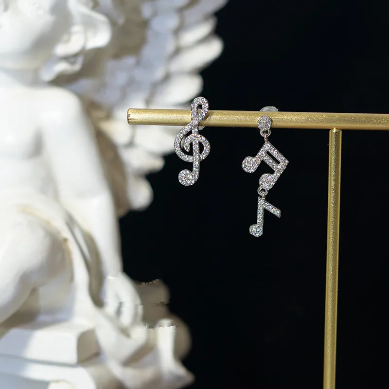 

Асимметричные серьги в виде музыкальных нот для женщин и девушек, красивые серьги с металлическим покрытием, модные ювелирные изделия