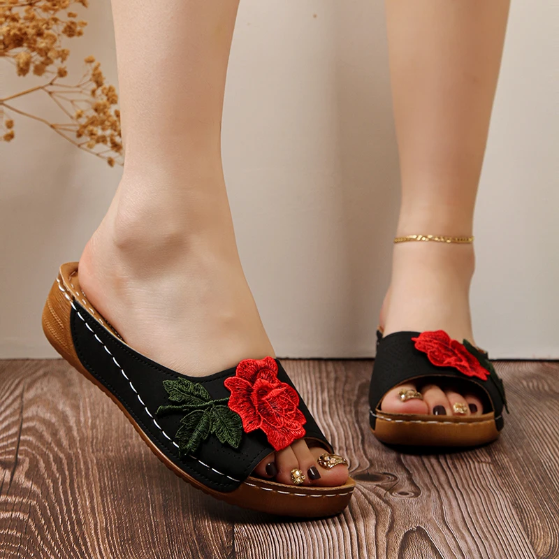 Embroder Med Heels Slippers Women Summer Fashion Floral Platform Slippers Comfort Flat Heel Non-Slip Beach Flip Flops
