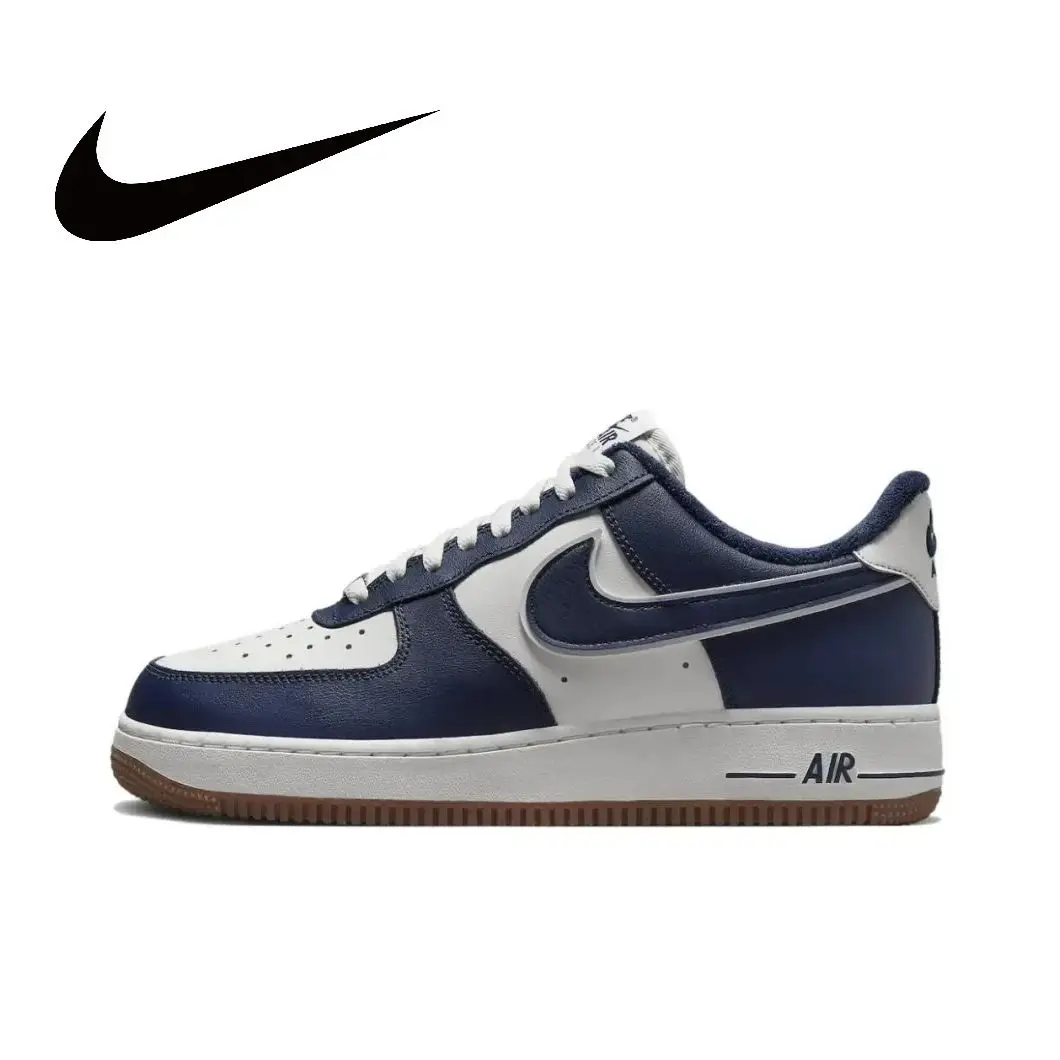 thumbnail image 1 of Zapatillas clásicas de corte bajo para hombre Nike Air Force 1'07, 1 of 5