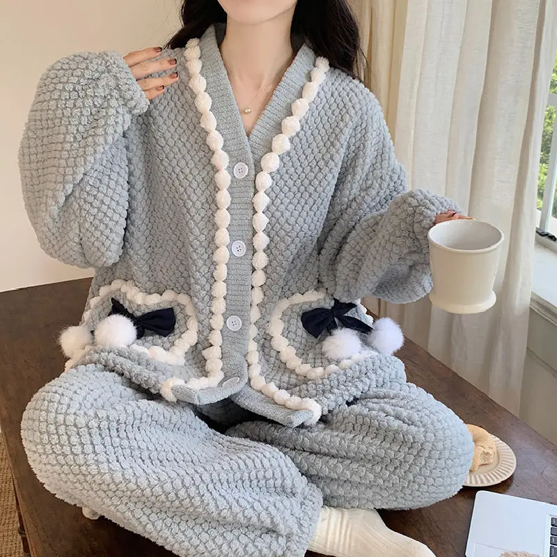 Winter New Women Nightclothes Sweet Coral Fleece Cardigan Pajamas Female Warm Long Sleeves V-neck Casual Homewear Two-Piece Set cotton pyjama set for women autumn winter air cotton long sleeves pants homewear new comfy keep warm two piece pyjama pour femme