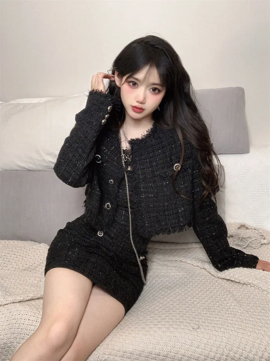 Рисунок 5 - Женский костюм с юбкой в стиле High-end