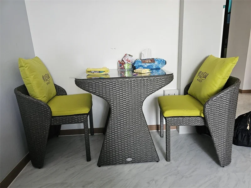 Courtyard Terrace Outdoor Round Table and Chairs Balcony Rattan Garden Furniture Set Three-piece Patio Leisure Table and Chairs