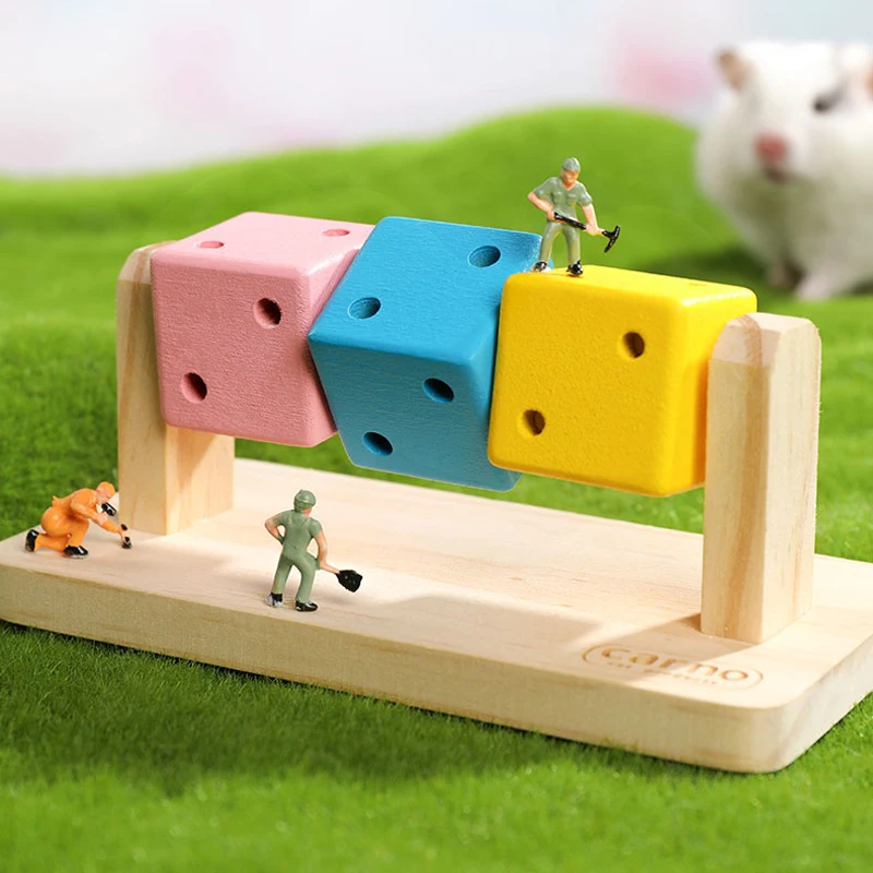 Funny Wooden Rubik's Cube-shaped Interactive Chewing Toy Small Pet Birds Parrots Hamsters Boredom Relief Toys 1pc