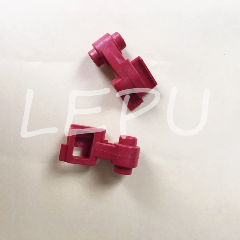 Рисунок 3 - Замена держателя щетки для Dewalt