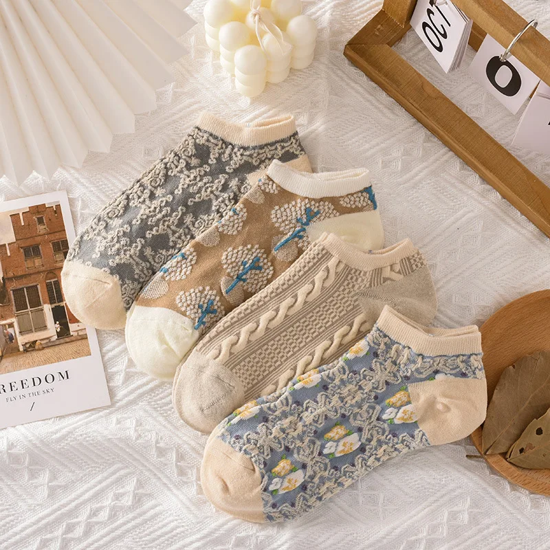 Female Internet celebrity spring and summer solid color breathable retro floral versatile low-top socks