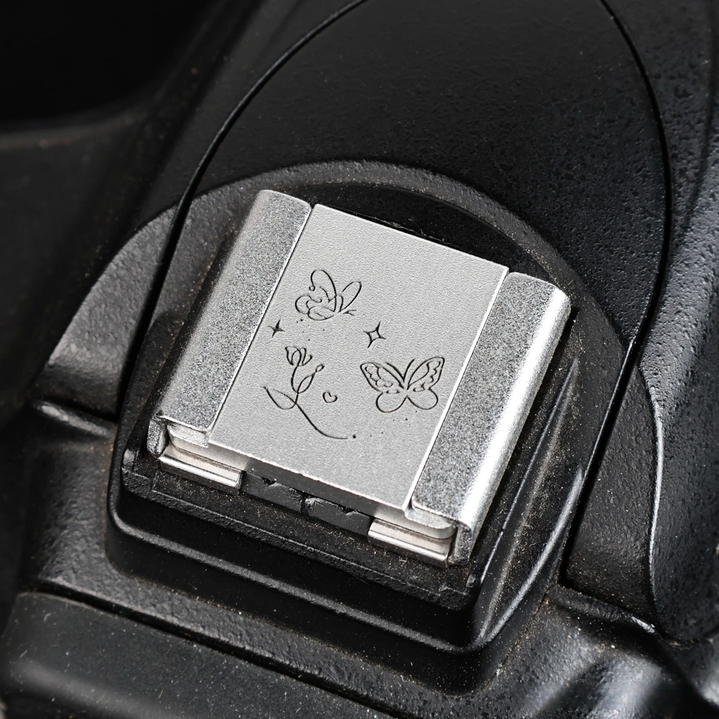 카메라 메탈 핫슈 커버, 후지 XT3 XT10 XT20 XT50 X100V X100VI XT30II XT30III 나사식 셔터 버튼 액세서리에 적합