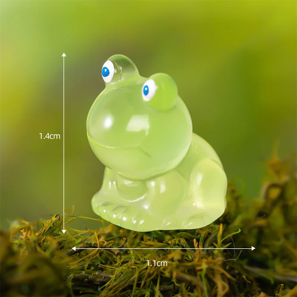 BUSOHA 210 Pack Luminous Resin Mini Frogs in The Dark, 7 Colors Cute Tiny  Frogs Figurines Prank Game Props, Miniature Frogs for Miniature Landscape  Garden Aquarium Dollhouse Car Party Decorations: Buy Online