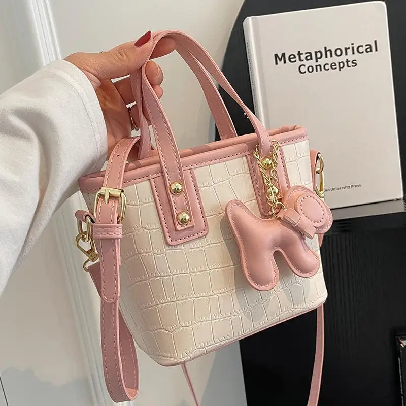 

Anime Accessories Bag High-end Messenger Bag Design Portable Bucket Bag Kawaii Creative Christmas Gifts for Friends and Couples