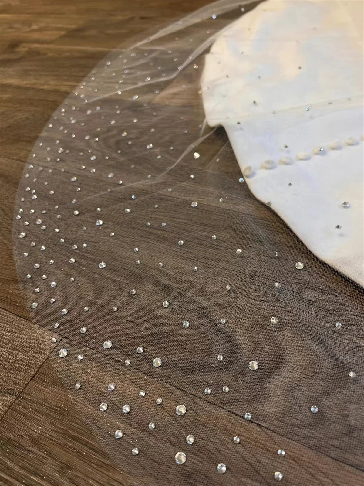 Wedding Veil 1 Tier Long Chapel Length Bridal Veil With Scattered Beads Soft Tulle Beaded Bride Accessories bridal veil