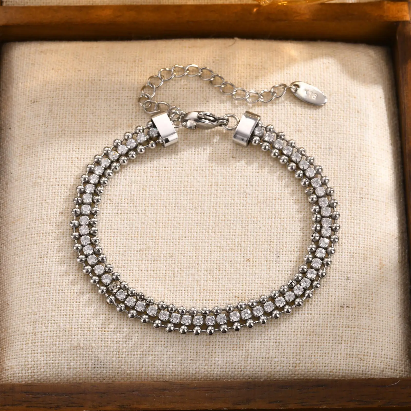 Tennis-Armband für Damen, verstellbare Zirkonia-Kette, Edelstahl-Armband, Armreif, Hochzeit, Party, Valentinstag, Geschenk – Detail 9