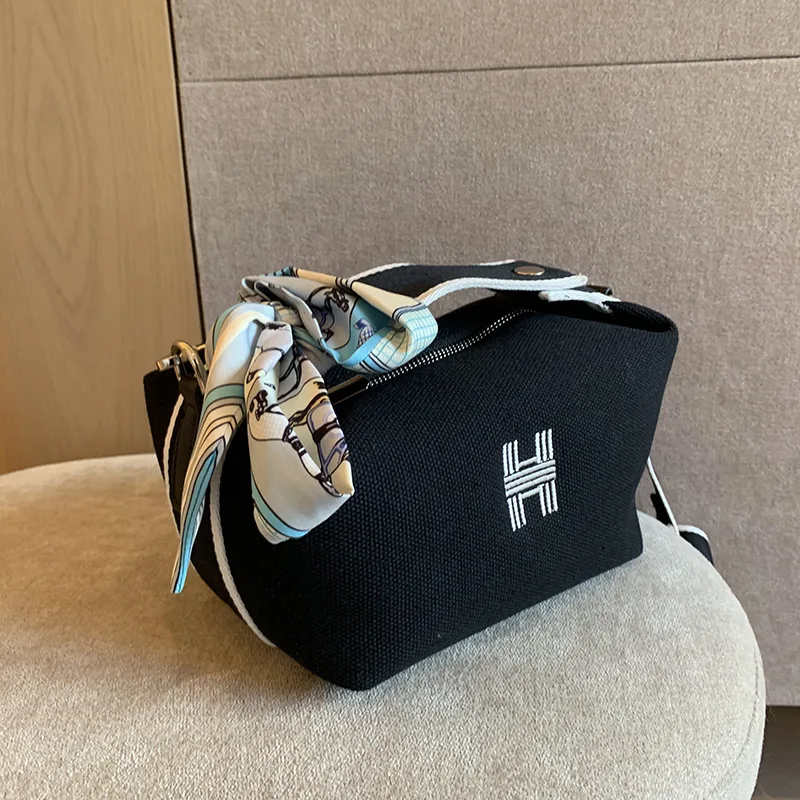 New canvas lunchbox bag women fashion bow handheld lunch bag walking dog bag wide shoulder strap bags