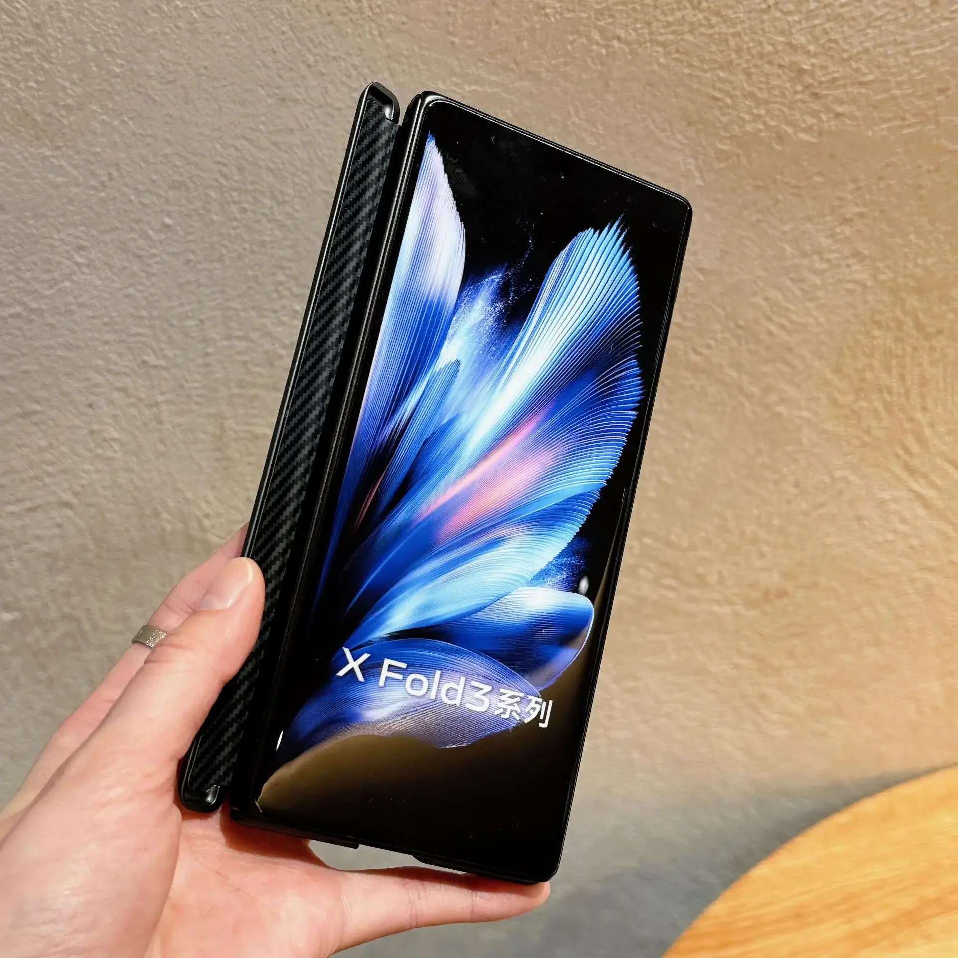 Carbon Fiber Texture Folding Hinge Case - Ultra Thin, Skin-Friendly, Frosted Shockproof Cover