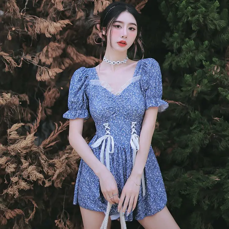 

Купальник женский слитный с V-образным вырезом и эффектом пуш-ап