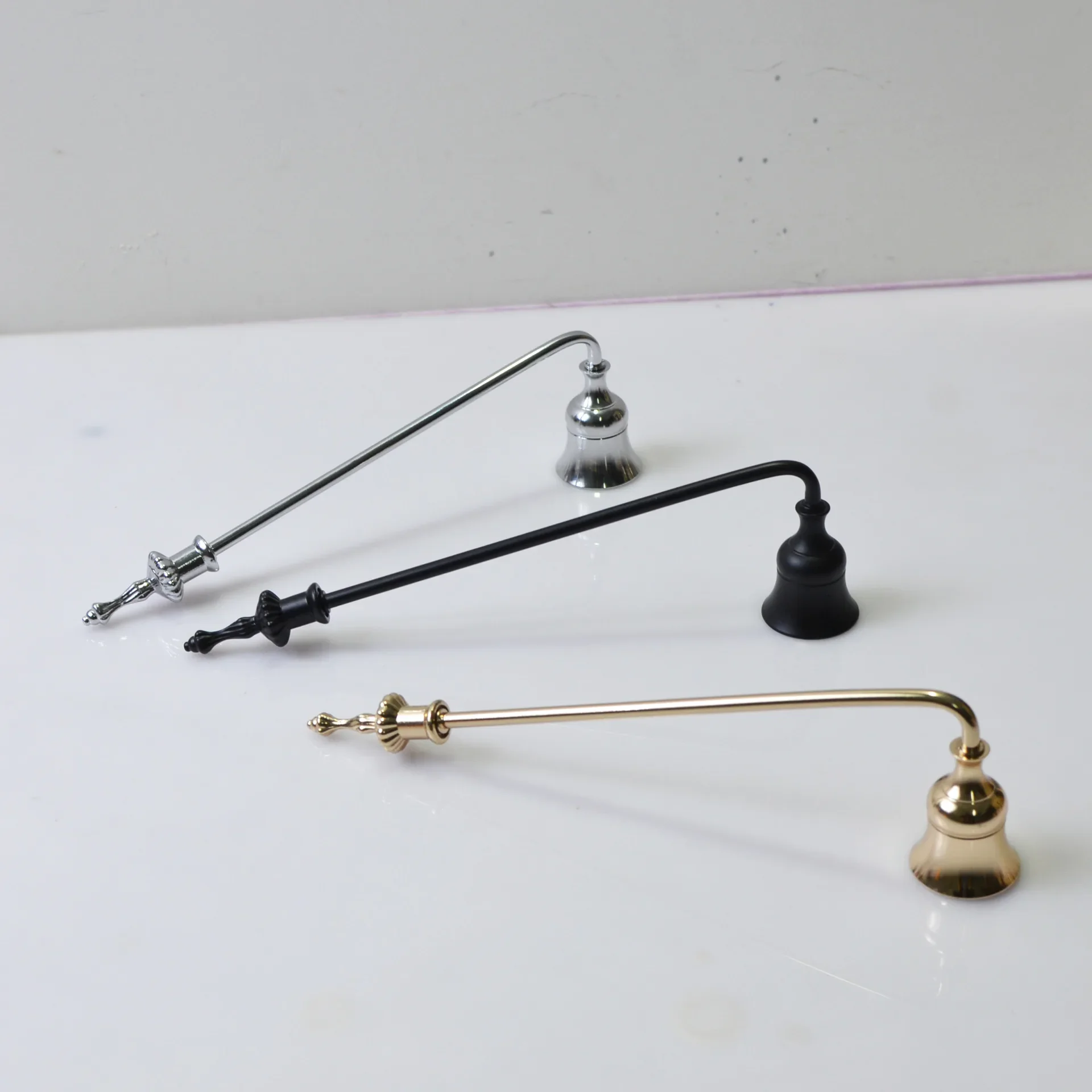 1pc Metal Candle Snuffer Gold/Black/Silver Bell-shape Fire Extinguisher Wick Cover 19.5cm Handle Vintage Decor Home SPA Hotel candle damper,candle snuffer