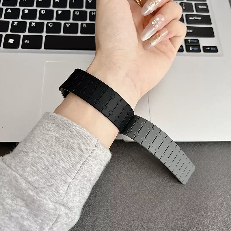 Magnetic Loop Silicone Sport Strap with Curved End Bracelet - No Gaps Design