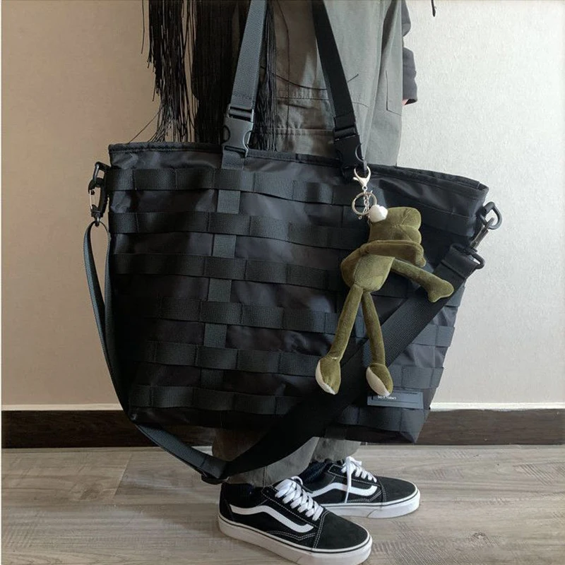 

Gothic Nylon Bucket Sling Shoulder Bag Harajuku Large Capacity Crossbody Bag Pack Trend Casual College Student Messenger Bag