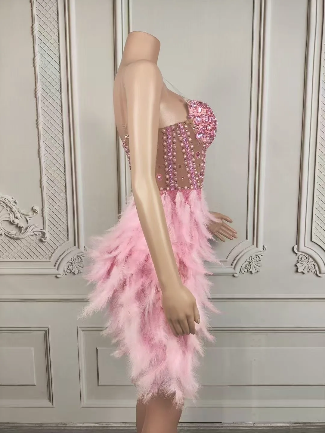 New 2025 Sparkly Pearls Beading Feather Pink Princess Dress for