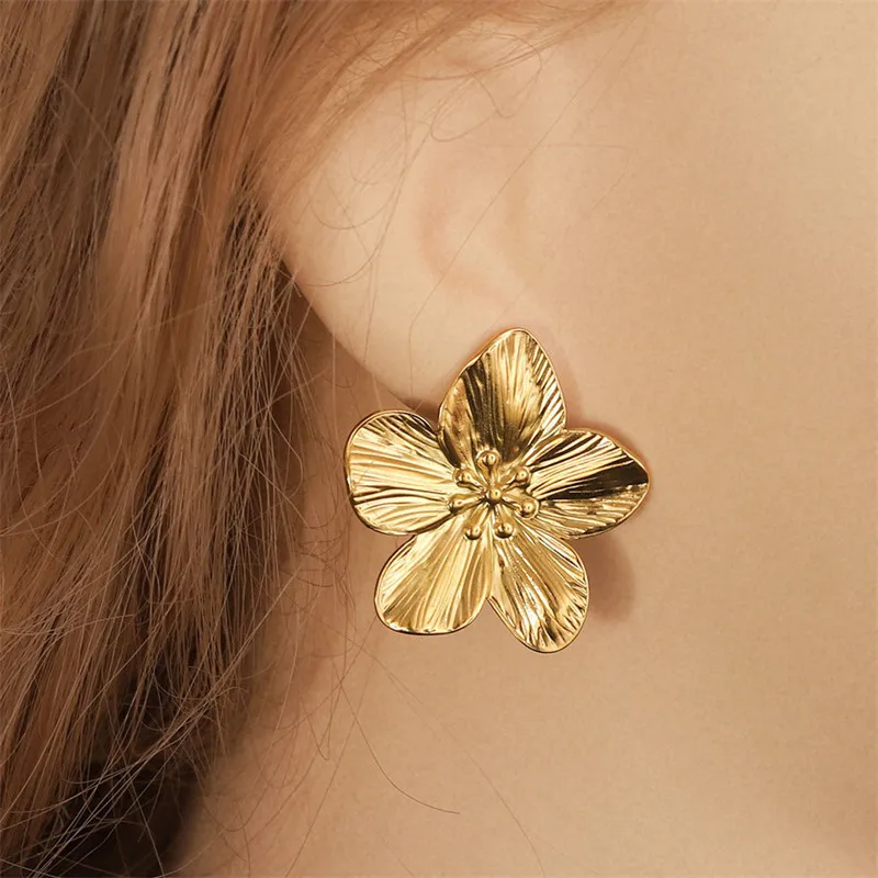 Uworld Hypoallergenic Fashion Vintage Flower Earrings Premium Alloy Women's Party flower earrings