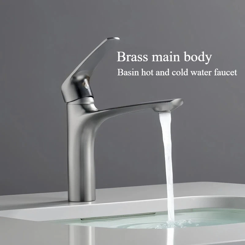 ก๊อกน้ําทองเหลือง สีเทาใหม่ ก๊อกน้ําอ่างล้างหน้าร้อนและเย็น 1