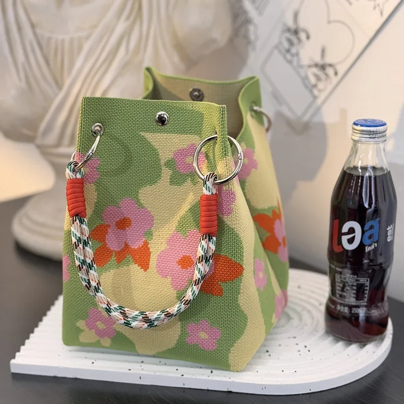 Borsa tote in tessuto grande Capaci Borsa dal design semplice e versatile per donna 2025 Nuova borsa lavorata a maglia con fiore scavato - immagine 6
