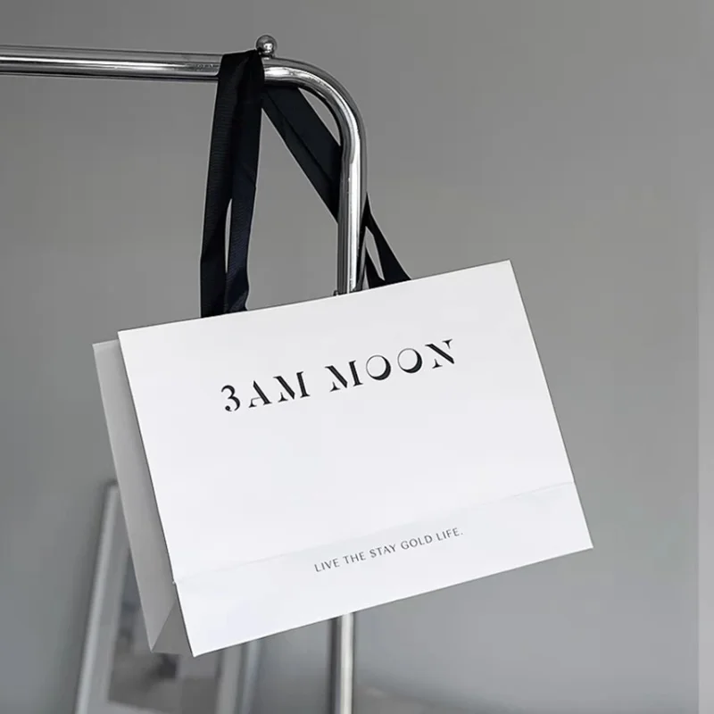 500pcs/Wholesale Customize Logo Paper Shopping Bag Clothing Packaging Gift Shopping Luxury Paper Bags With Built-in Handles